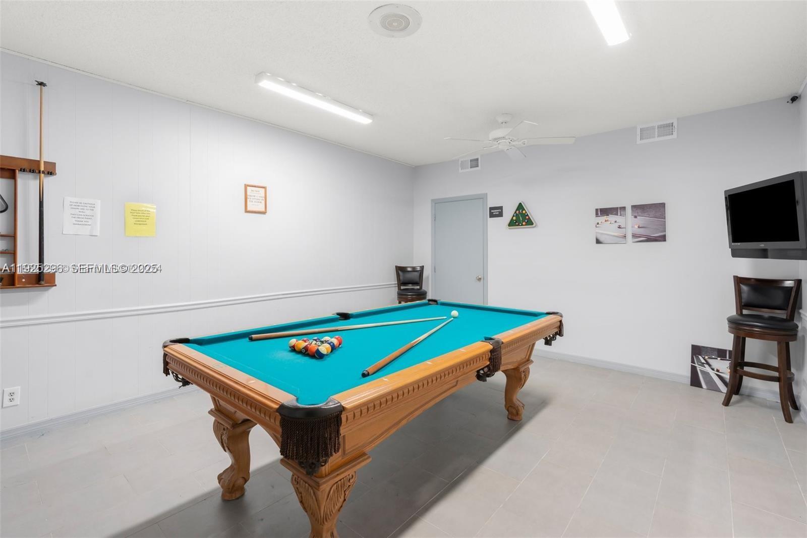 1 OF PALM SPRINGS 2 CONDO - Residential Lease