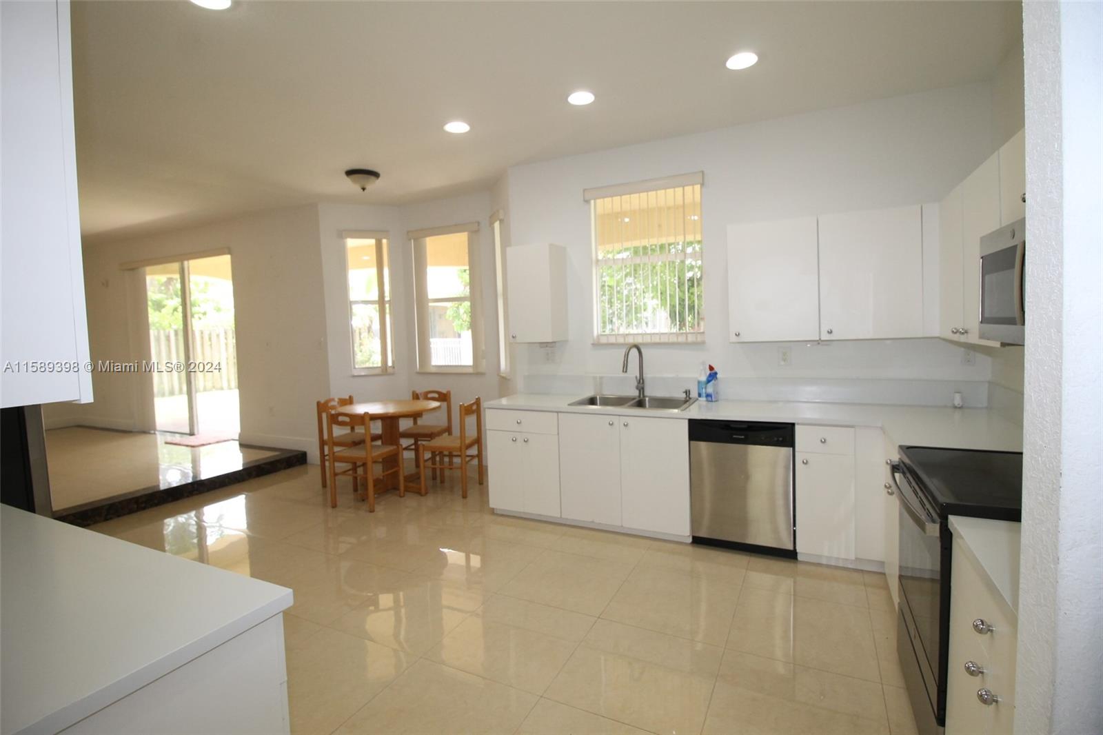 CANTAMAR - Residential Lease