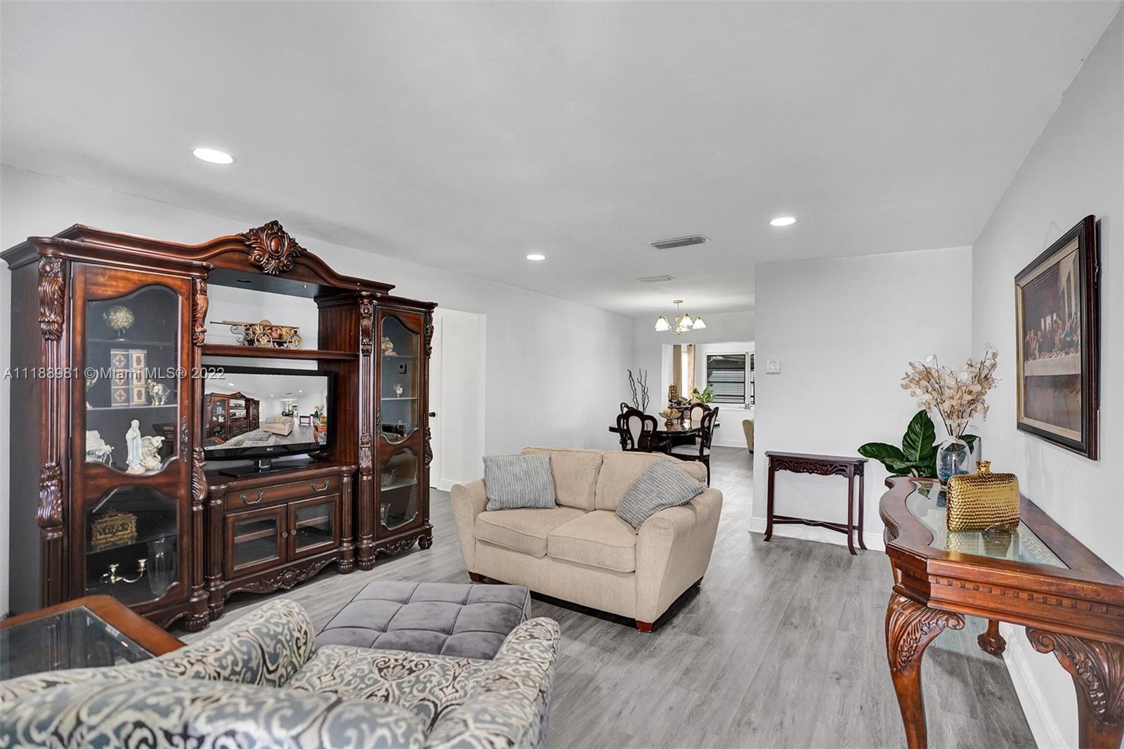 PARADISE GARDENS - Residential