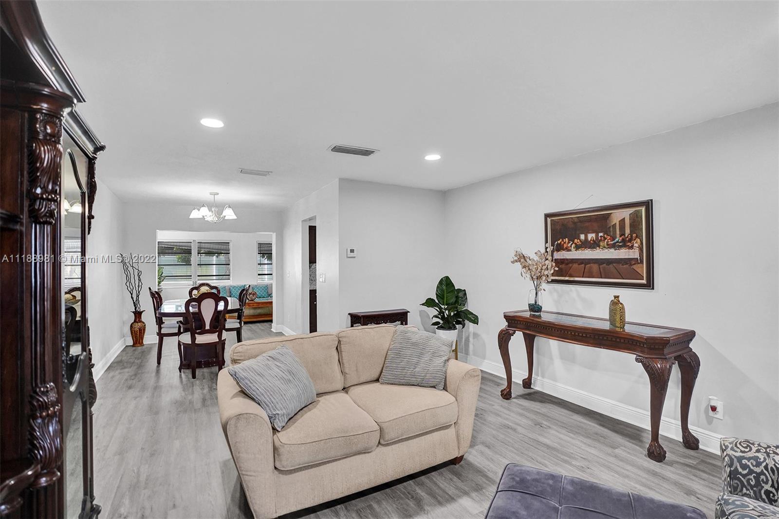 PARADISE GARDENS - Residential