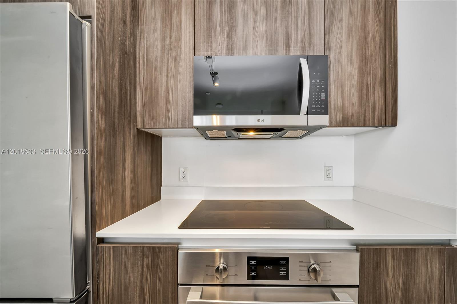 ARIA ON THE BAY CONDO - Residential