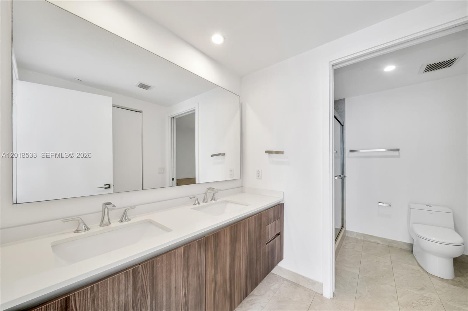 ARIA ON THE BAY CONDO - Residential