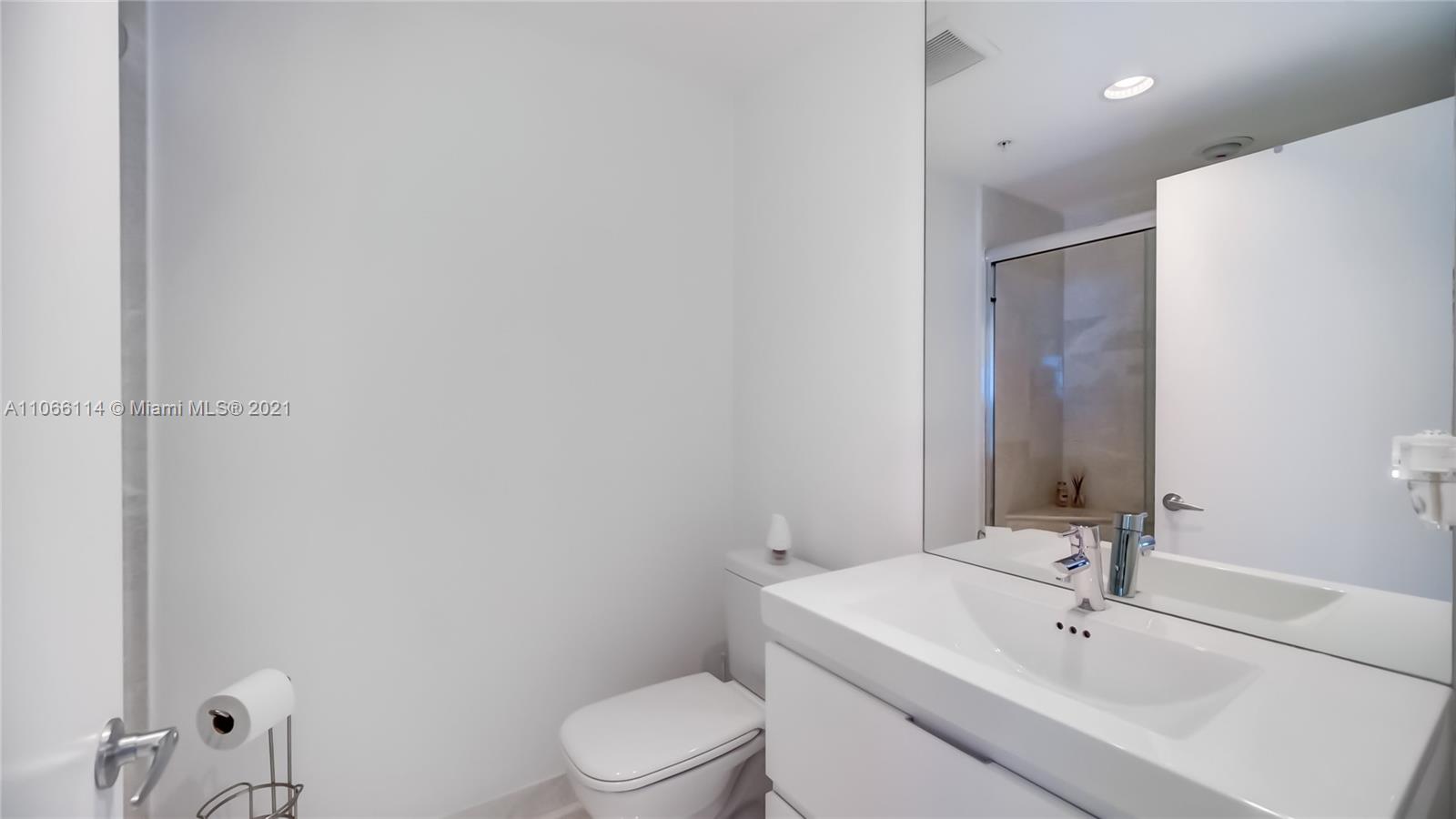 MARINA PALMS RESIDENCES S - Residential