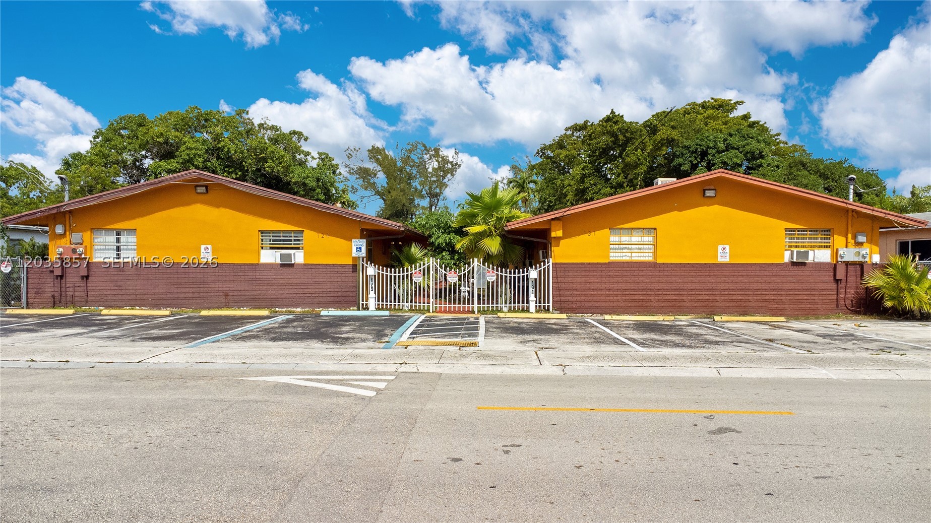 HALLANDALE PARK NO 3 - Residential Income