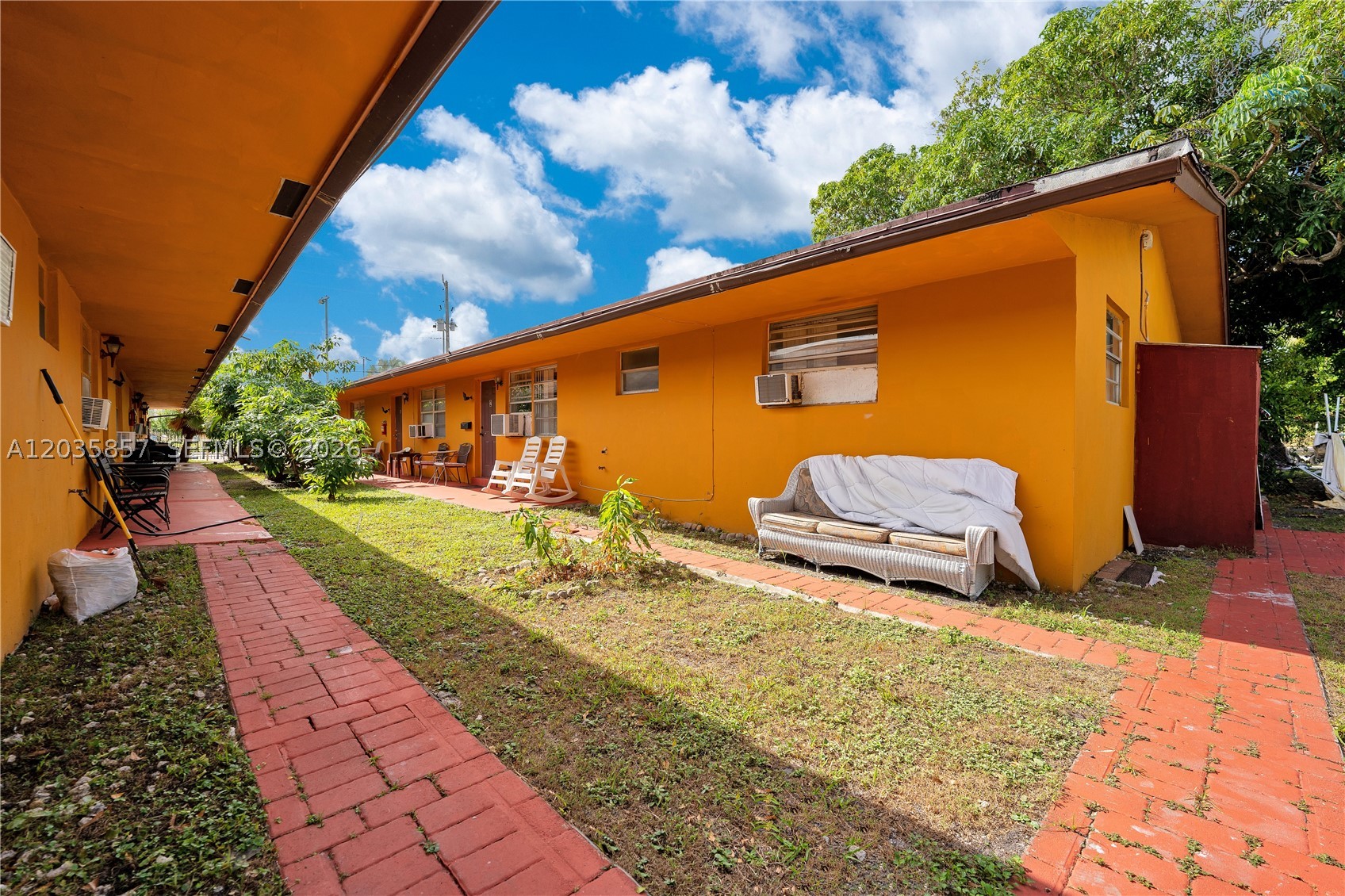HALLANDALE PARK NO 3 - Residential Income