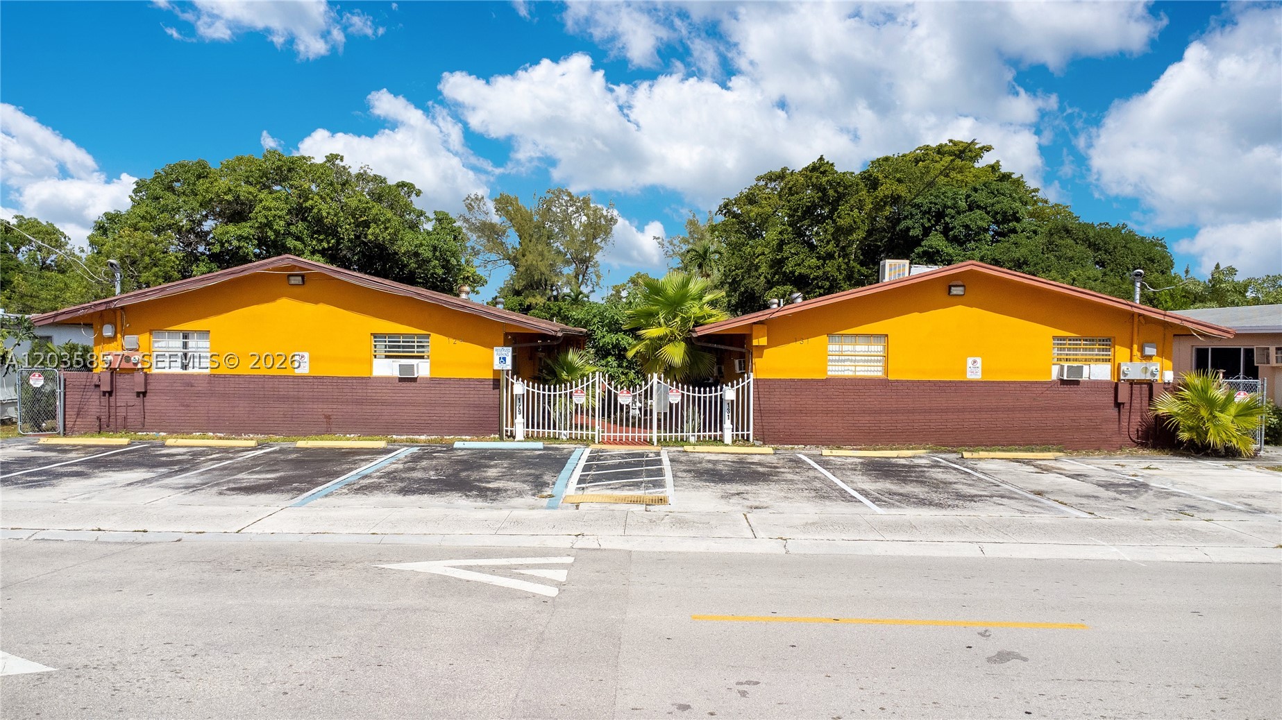 HALLANDALE PARK NO 3 - Residential Income