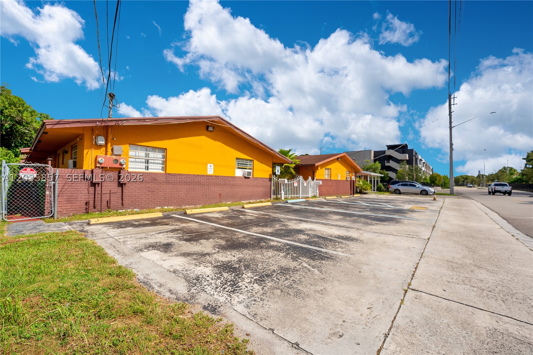 HALLANDALE PARK NO 3 - Residential Income