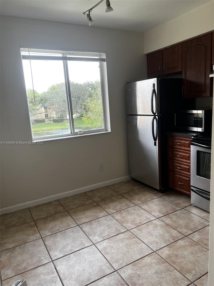 COLONNADES CONDO - Residential Lease