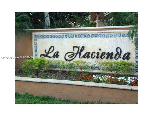 LA HACIENDA COUNTRY CLUB - Residential