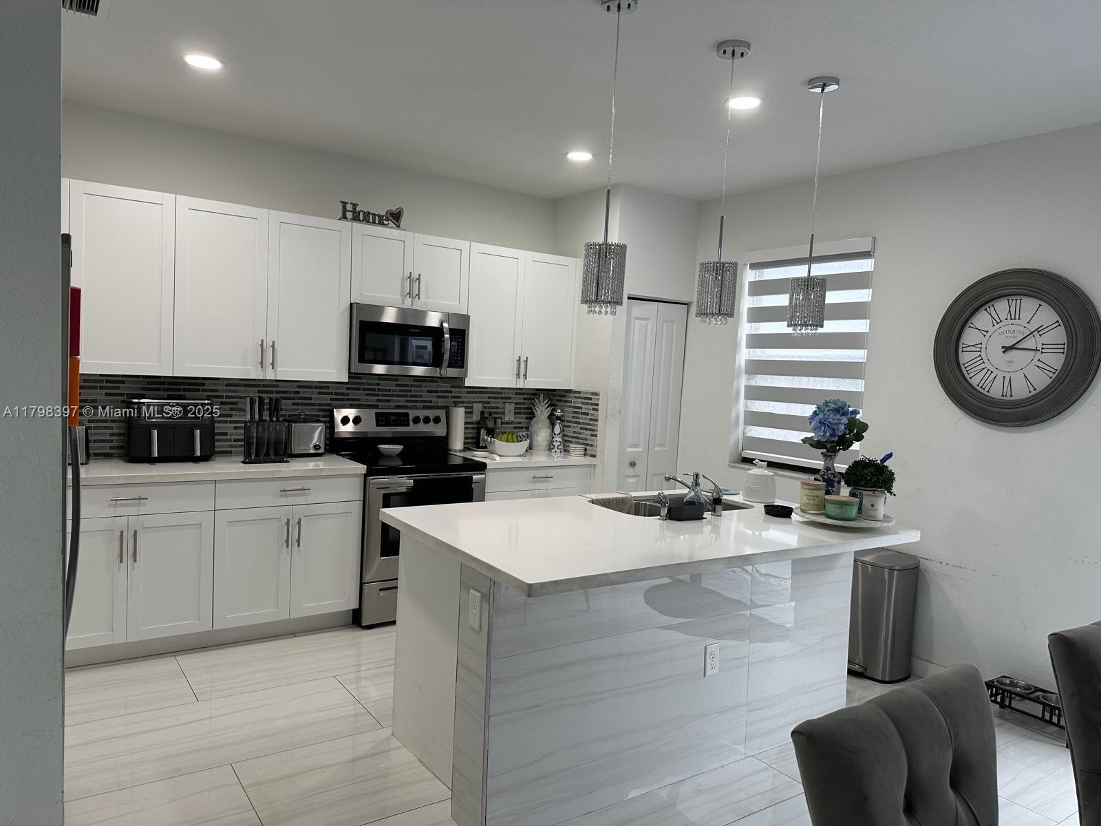 PINE ISLE - Residential