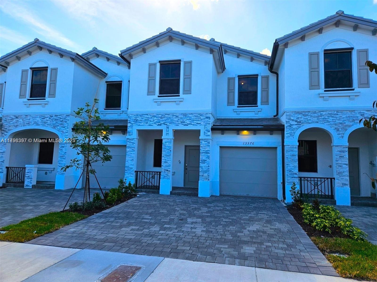PINE ISLE - Residential