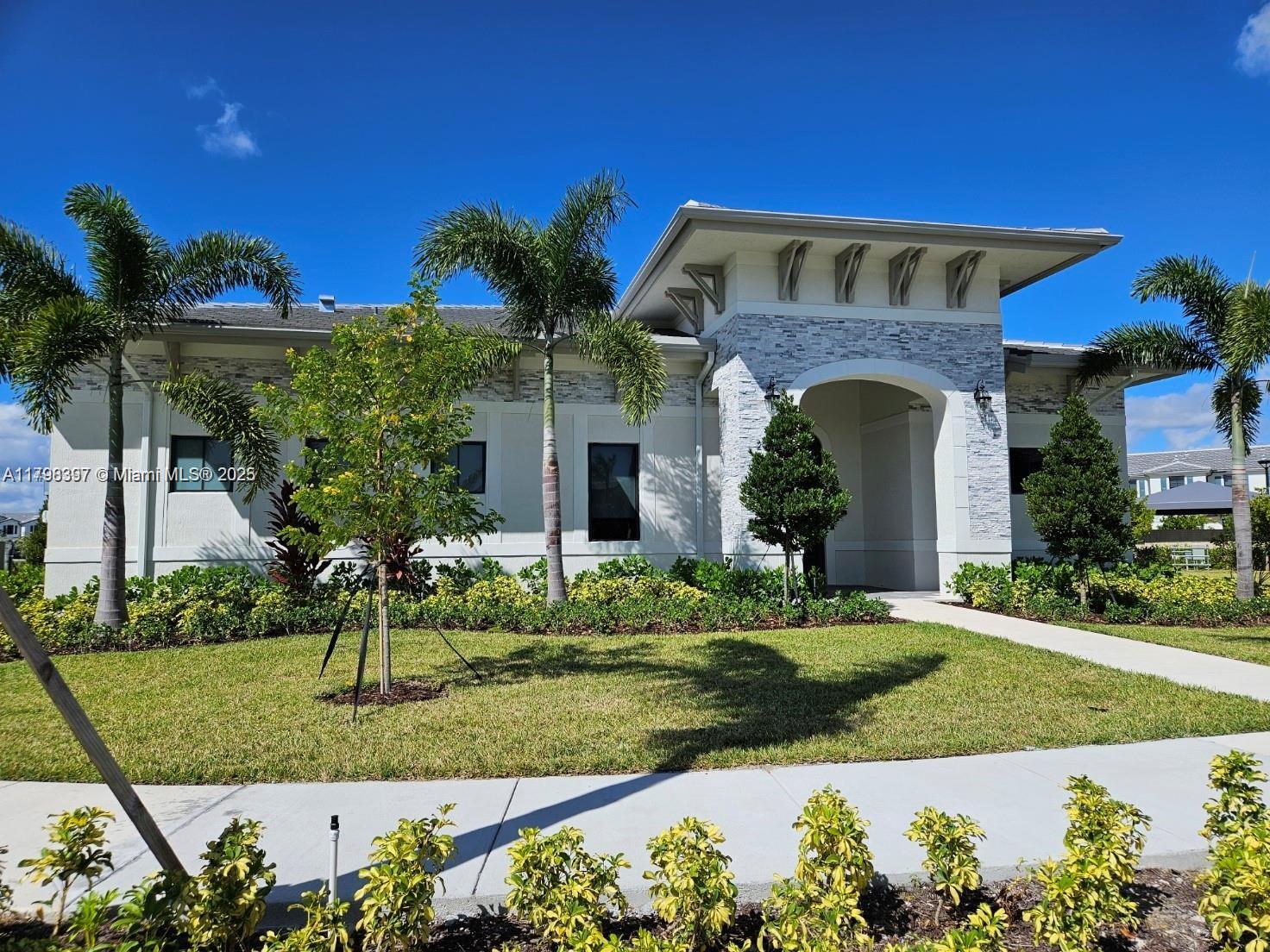 PINE ISLE - Residential