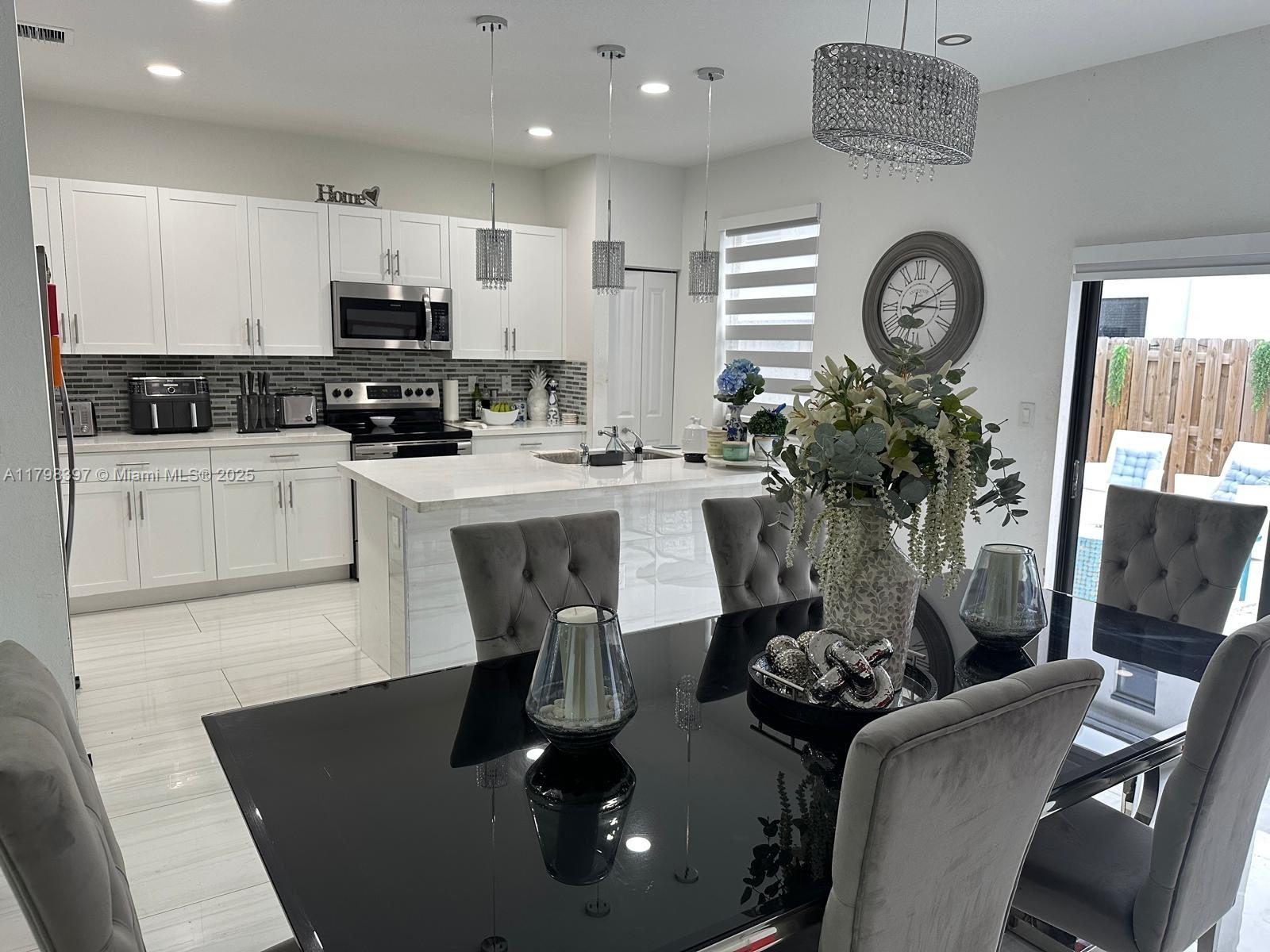 PINE ISLE - Residential