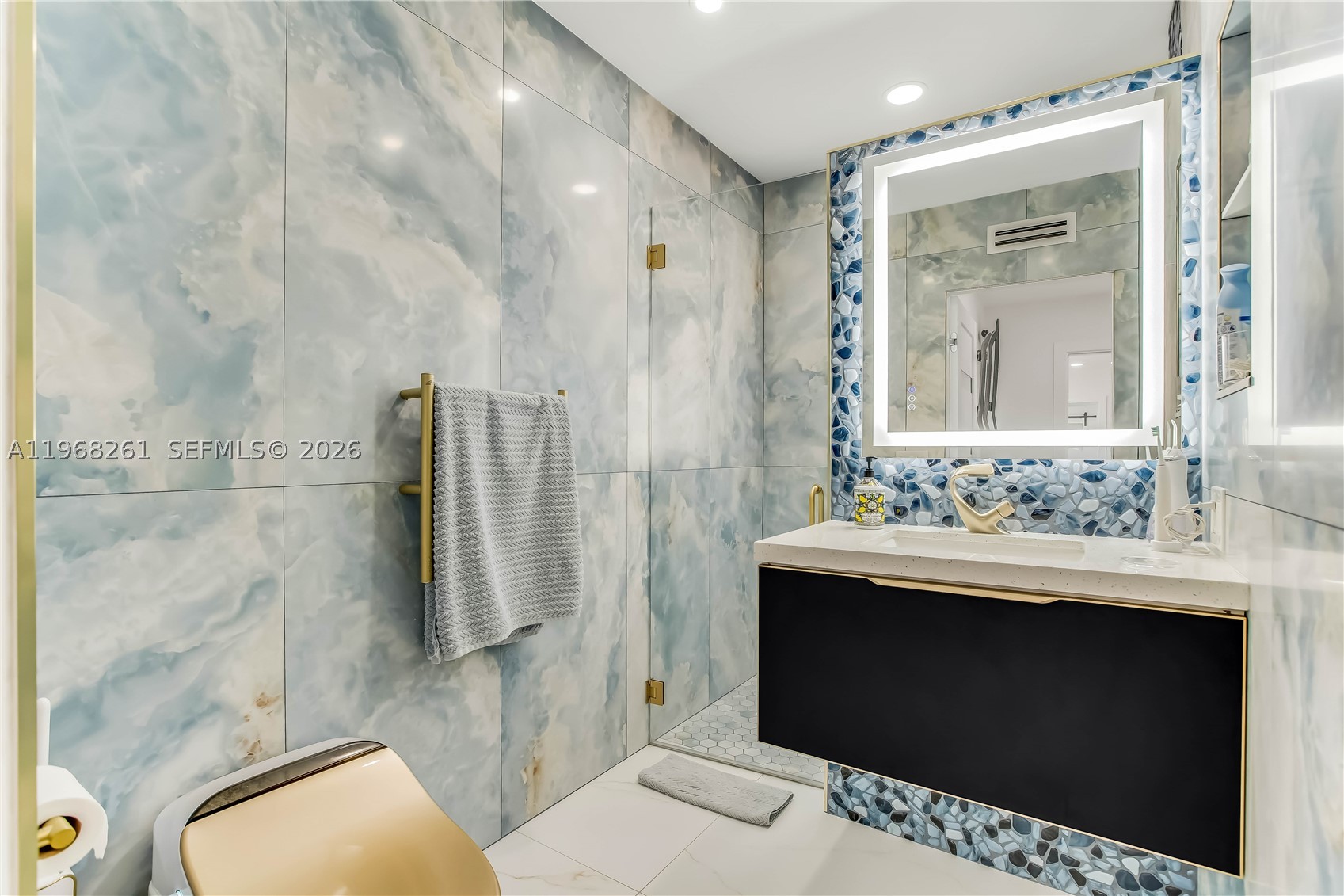 ALTOS DEL MAR NO 5 - Residential