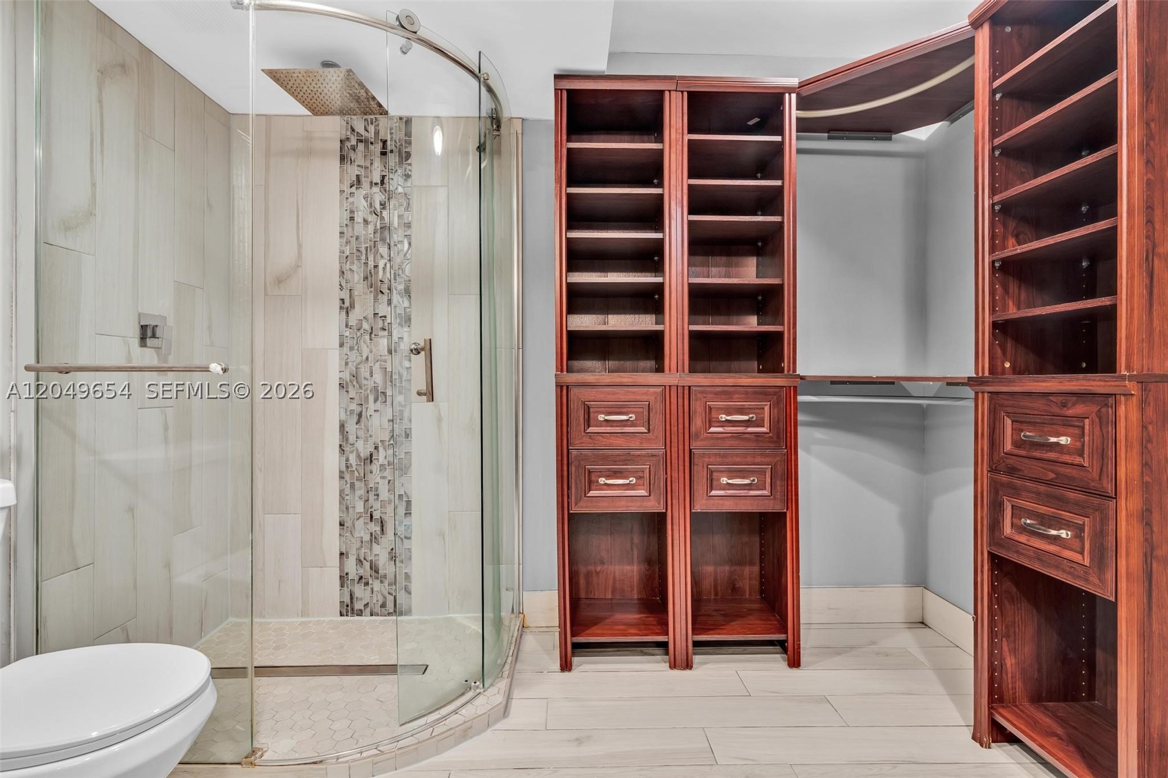 LAKEVIEW CLUB CONDO - Residential Lease