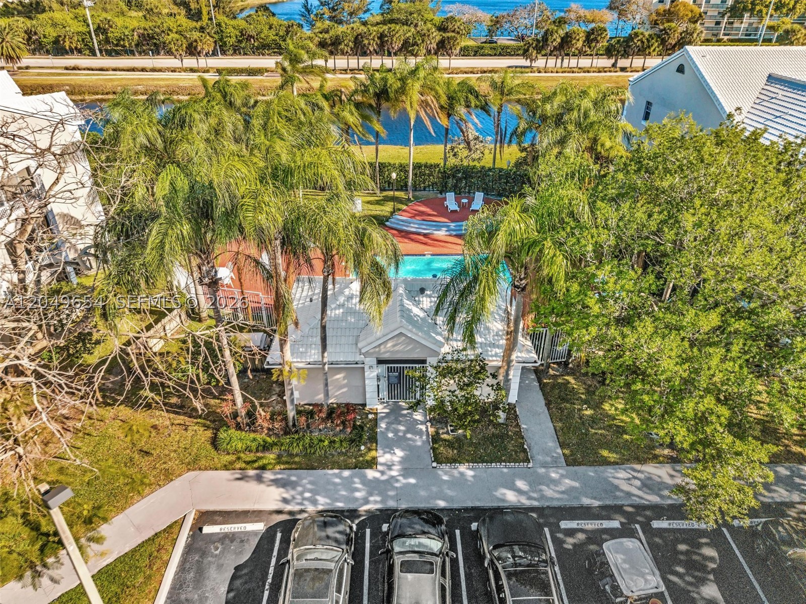 LAKEVIEW CLUB CONDO - Residential Lease