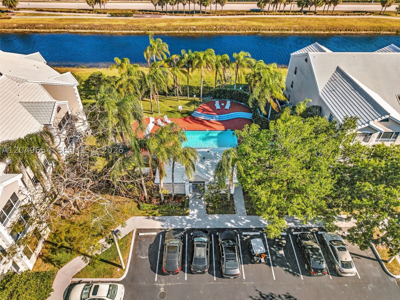 LAKEVIEW CLUB CONDO - Residential Lease
