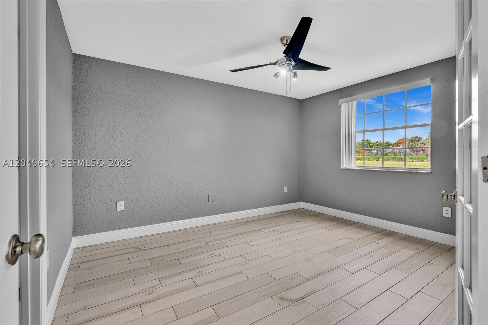 LAKEVIEW CLUB CONDO - Residential Lease