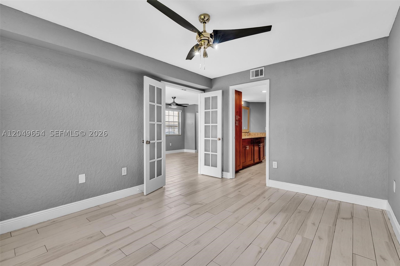 LAKEVIEW CLUB CONDO - Residential Lease