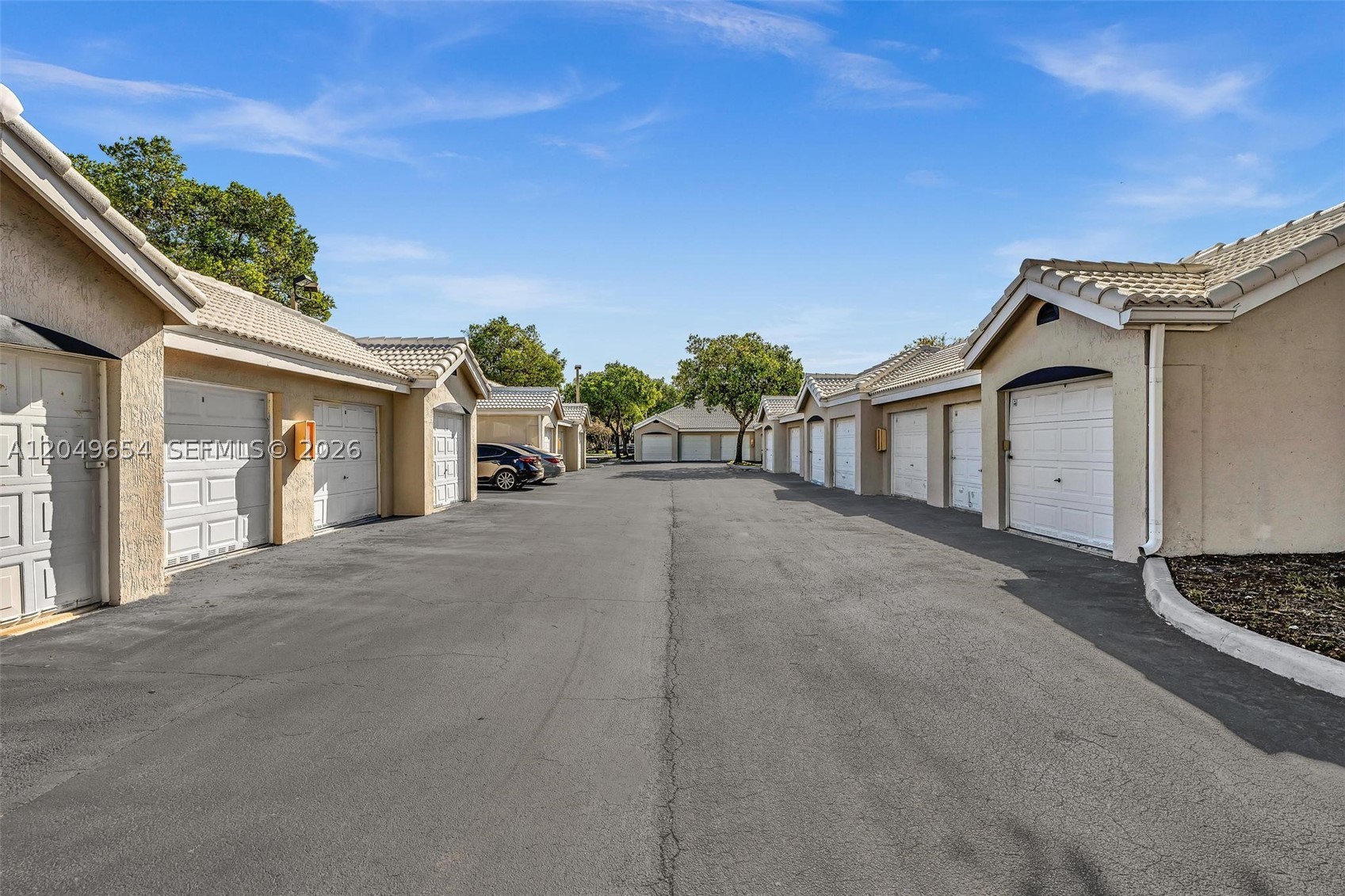 LAKEVIEW CLUB CONDO - Residential Lease
