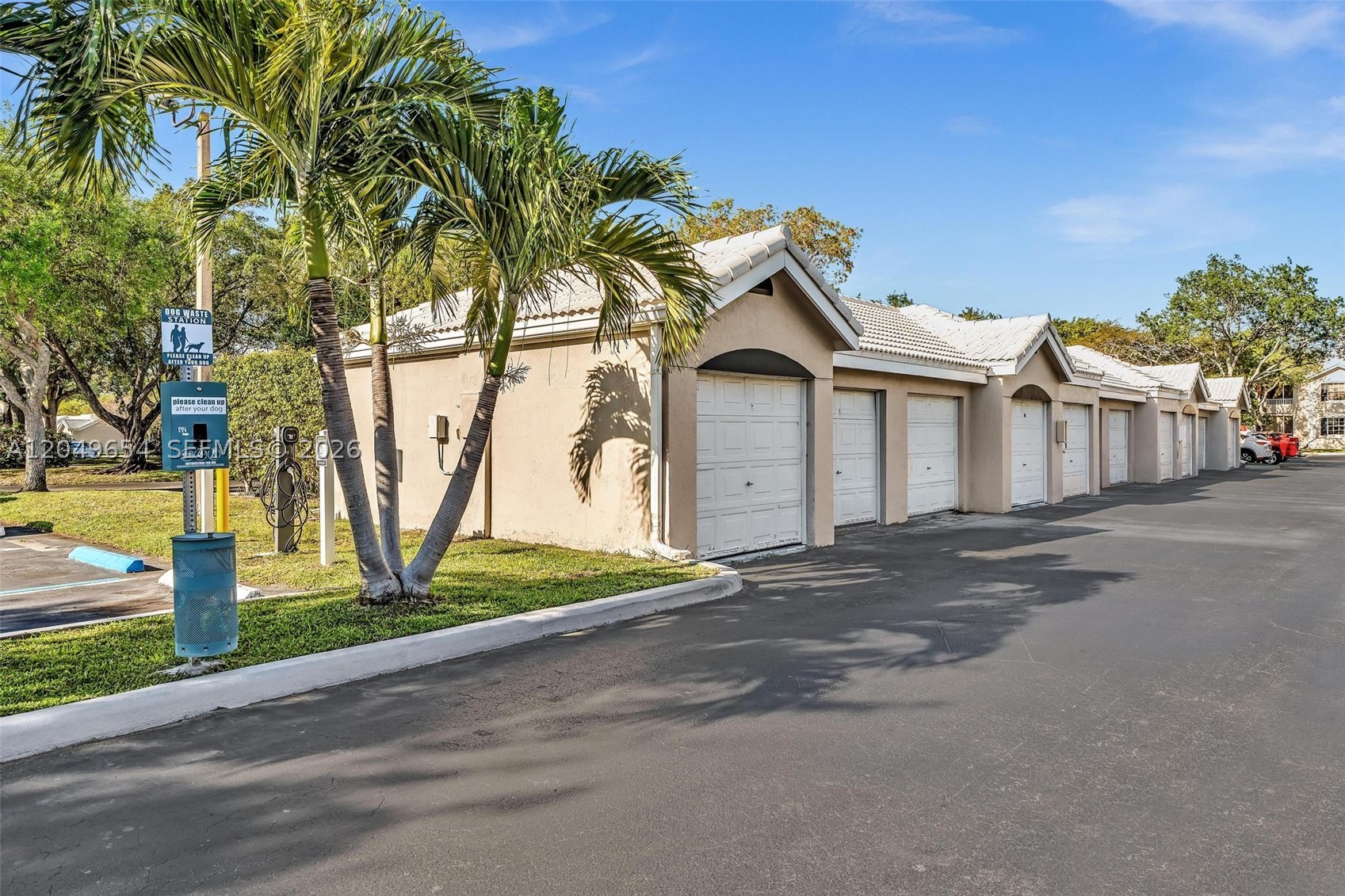 LAKEVIEW CLUB CONDO - Residential Lease