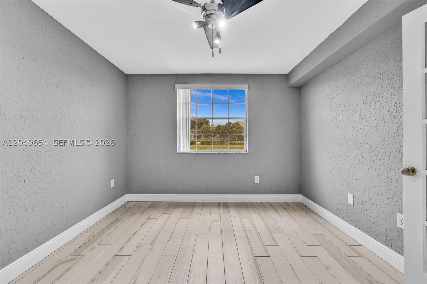 LAKEVIEW CLUB CONDO - Residential Lease