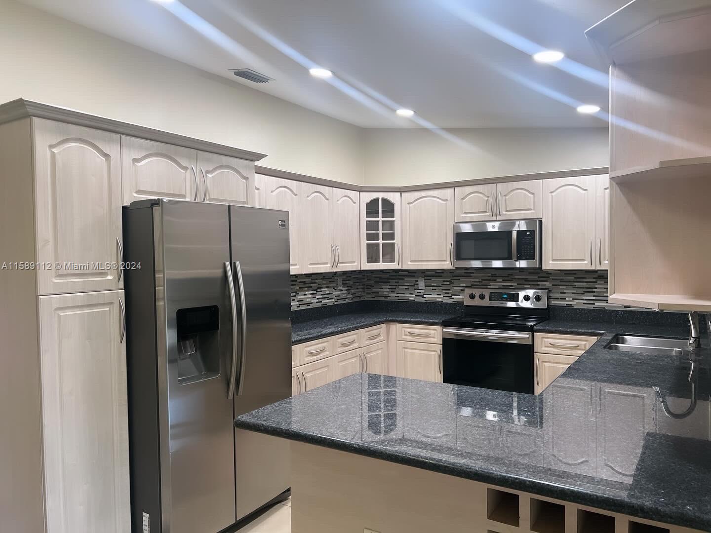 CORAL WEST HEIGHTS 1ST AD - Residential Lease