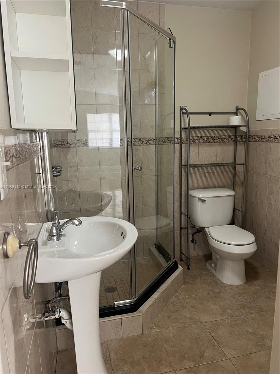 CORAL WEST HEIGHTS 1ST AD - Residential Lease