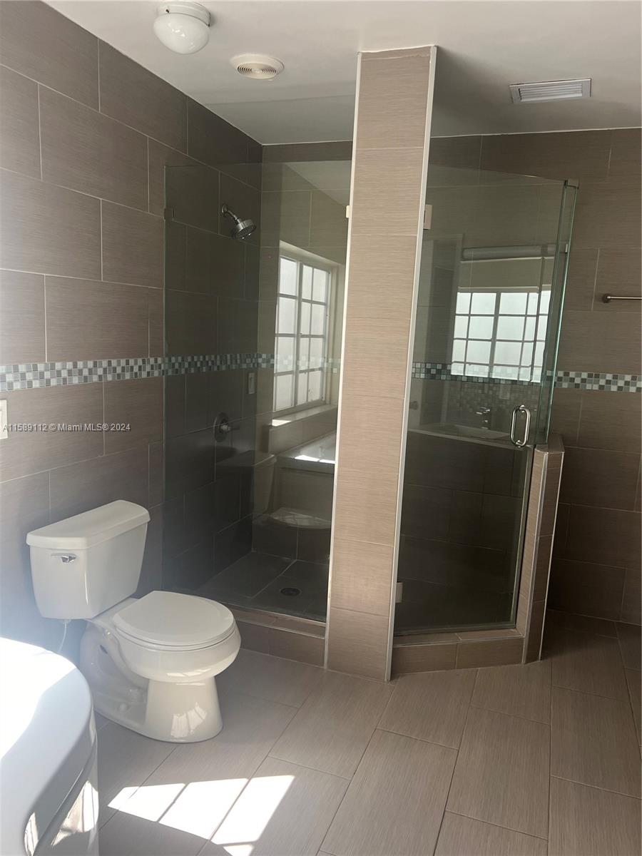 CORAL WEST HEIGHTS 1ST AD - Residential Lease