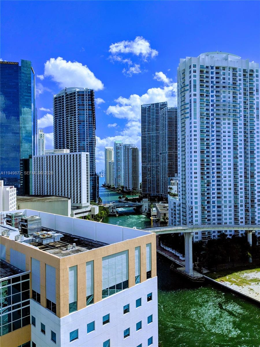 WIND CONDO - Residential