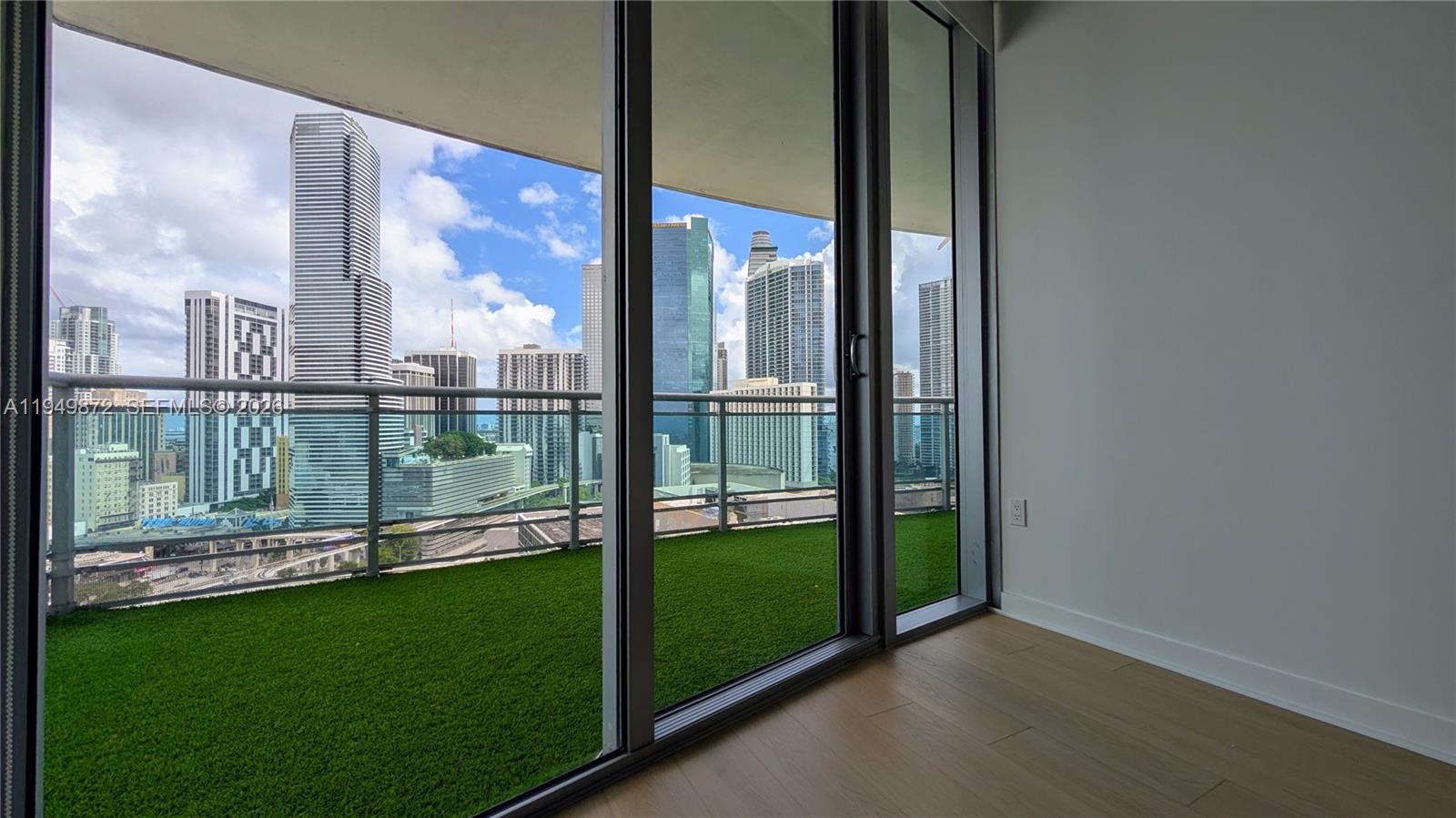 WIND CONDO - Residential
