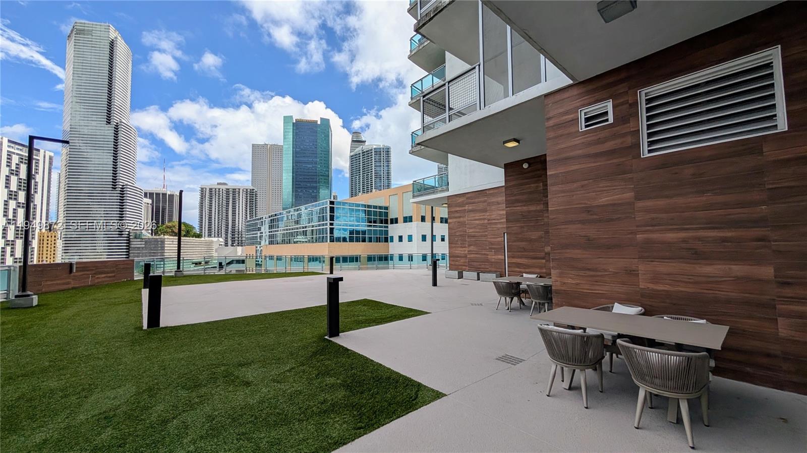 WIND CONDO - Residential