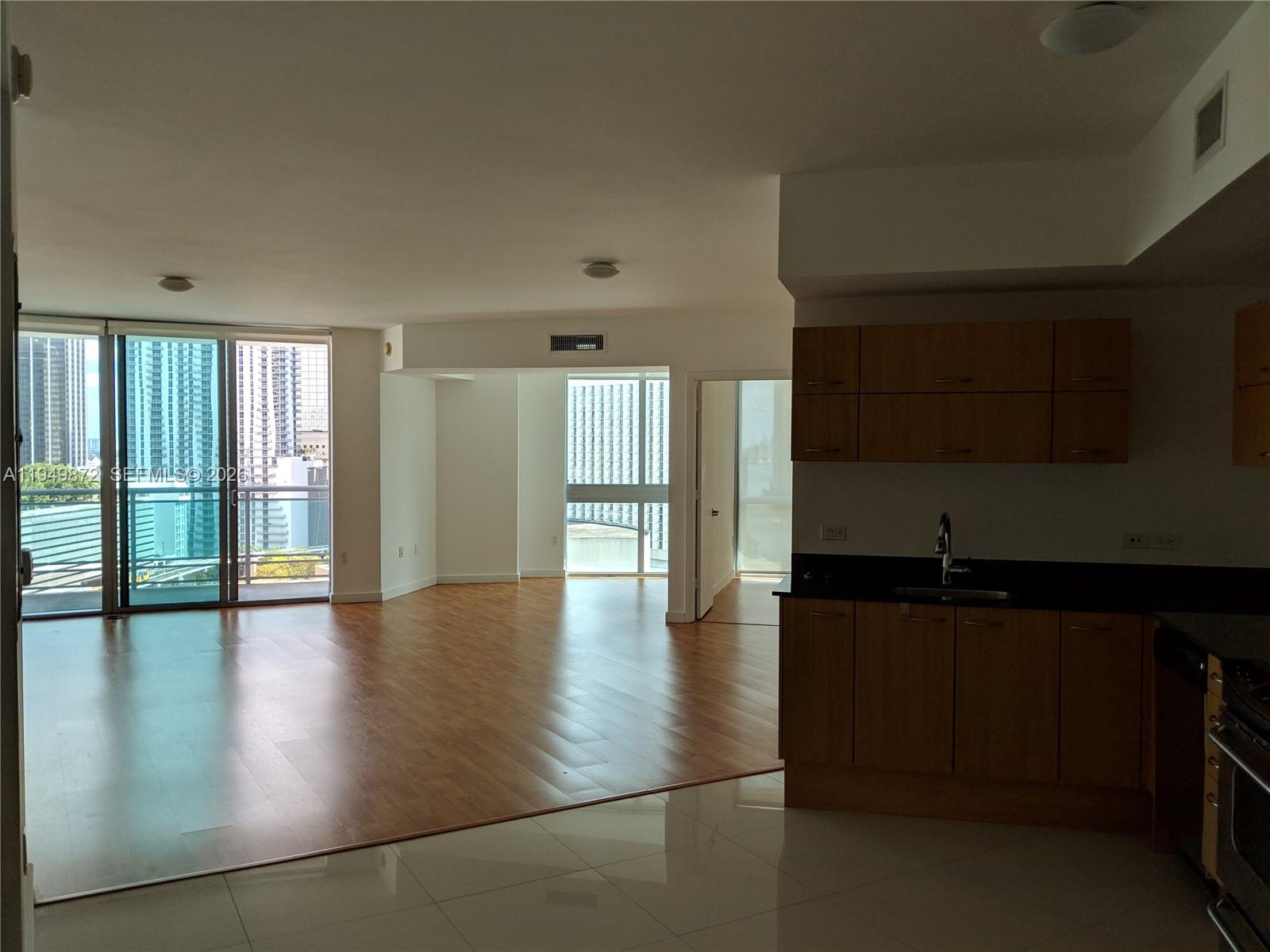 WIND CONDO - Residential