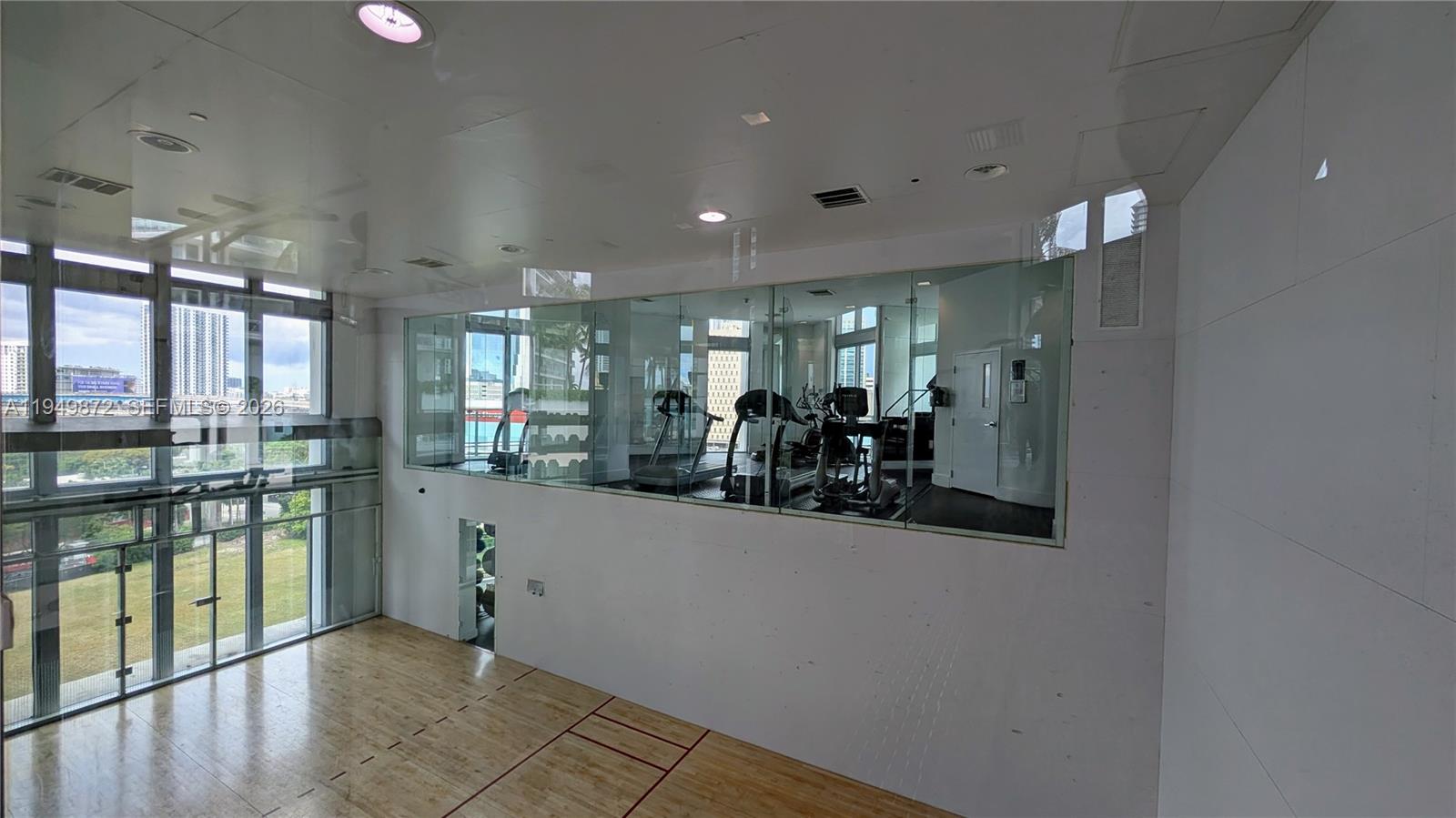 WIND CONDO - Residential