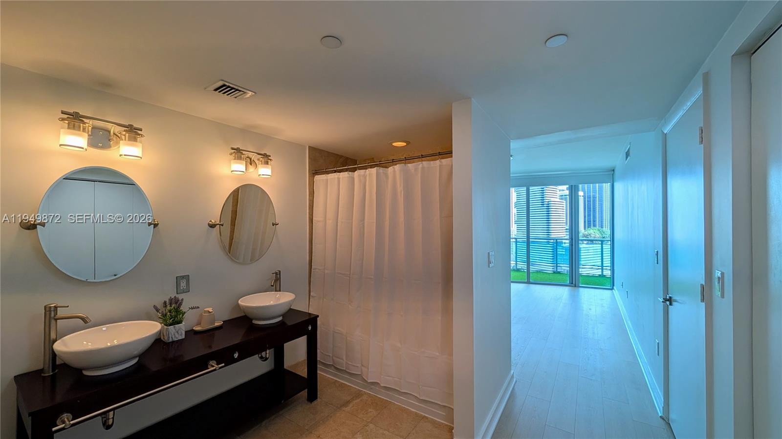 WIND CONDO - Residential