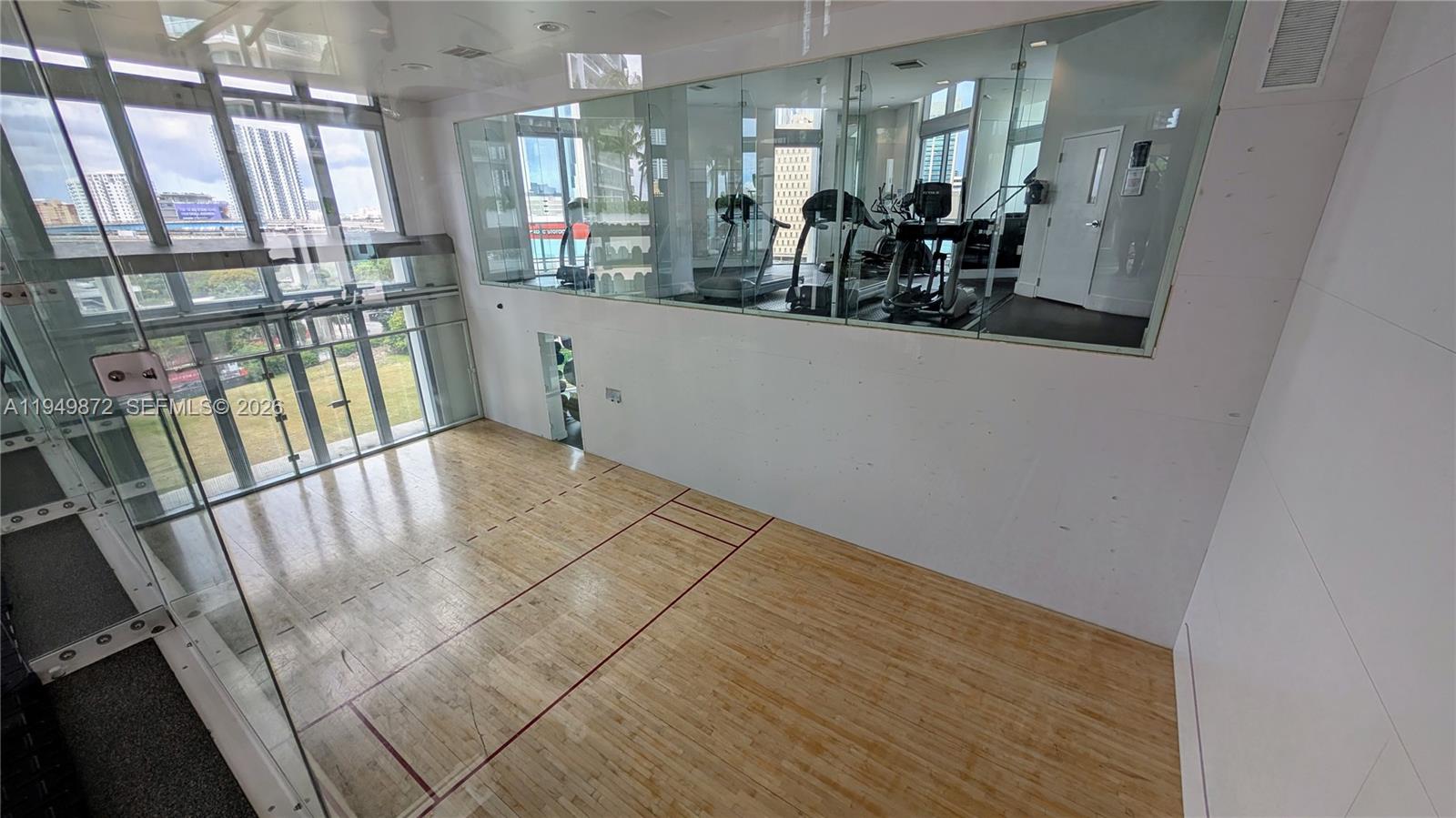 WIND CONDO - Residential