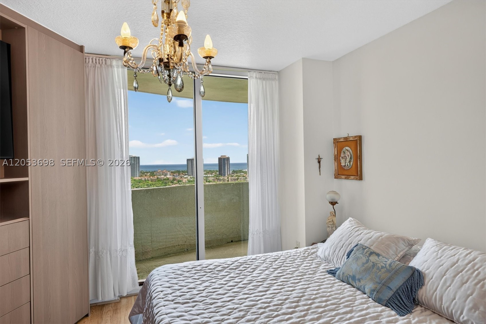 TURNBERRY ON THE GREEN - Residential