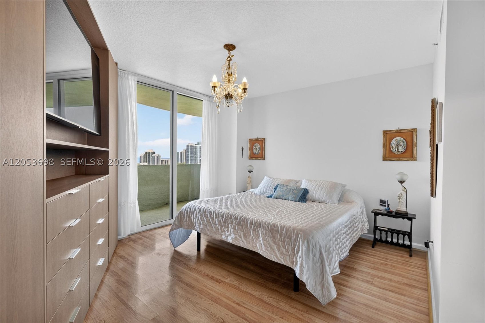TURNBERRY ON THE GREEN - Residential