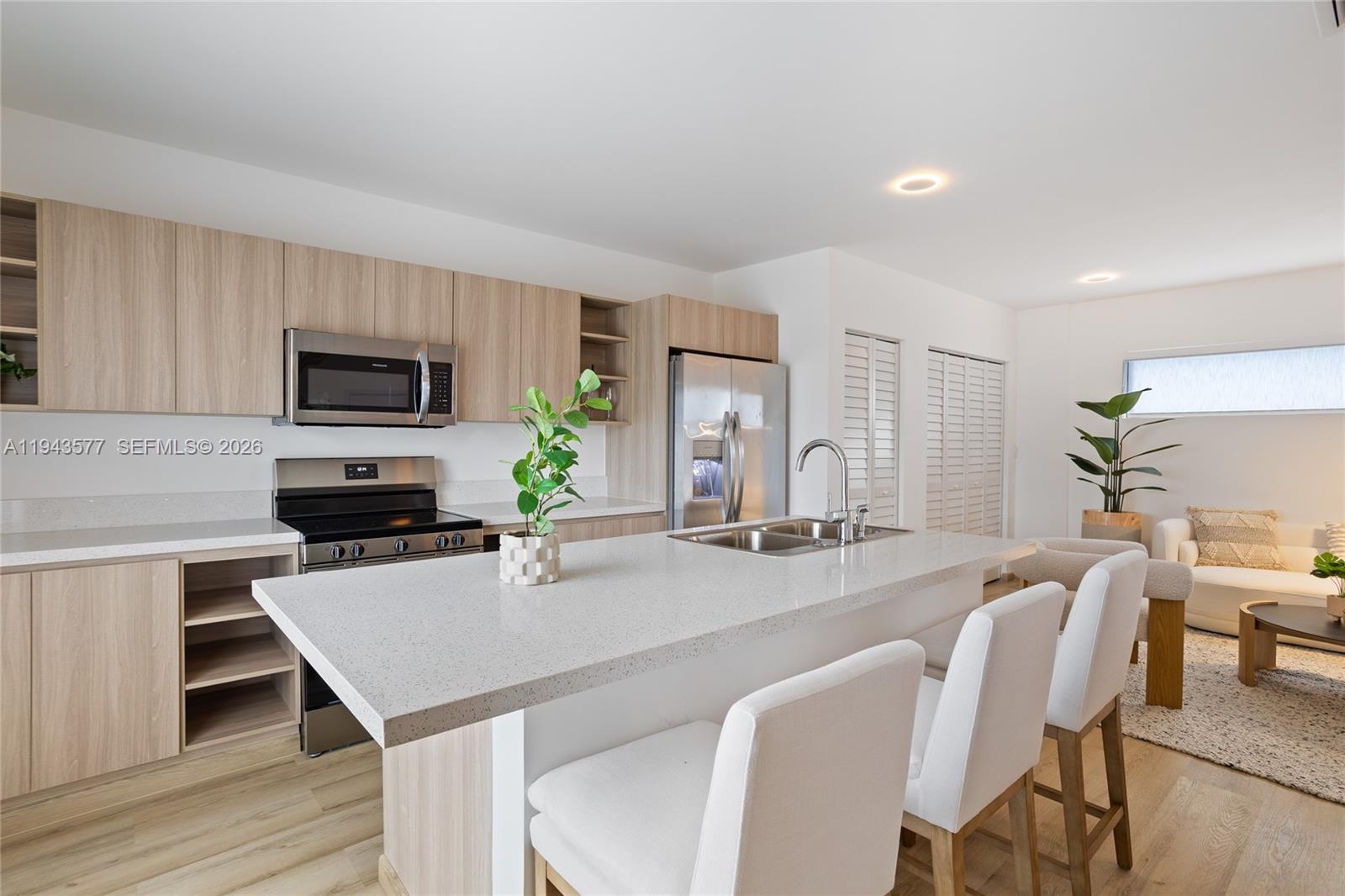 ALPHAVILLE II CONDO - Residential