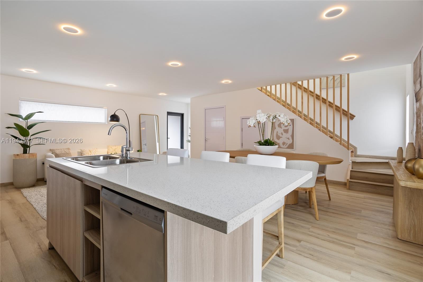 ALPHAVILLE II CONDO - Residential