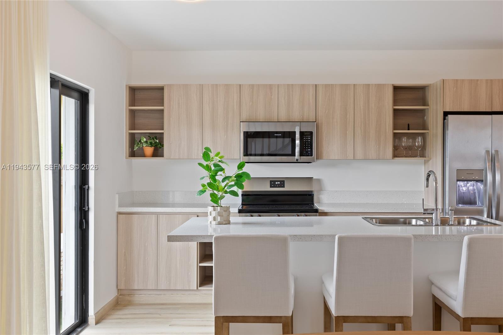 ALPHAVILLE II CONDO - Residential