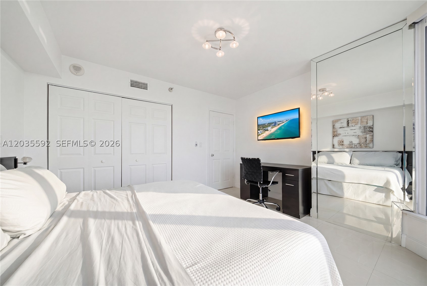 MYSTIC POINTE TOWER 500 C - Residential