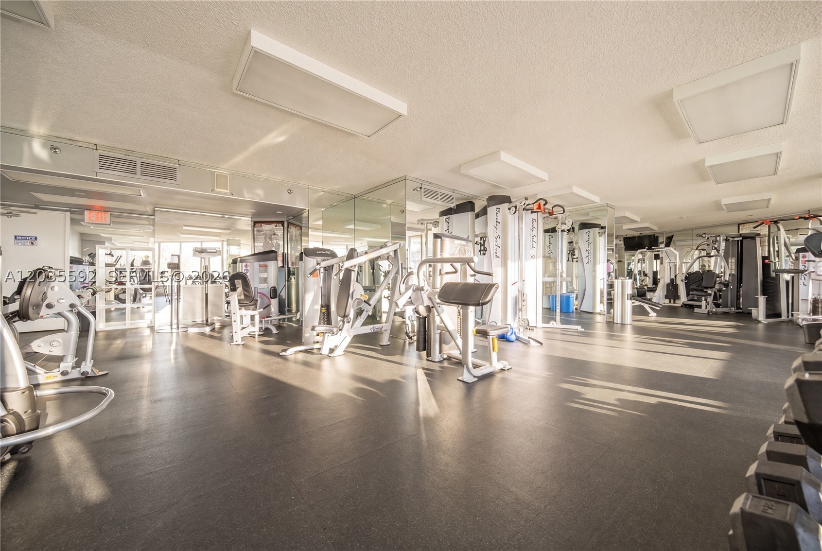 MYSTIC POINTE TOWER 500 C - Residential