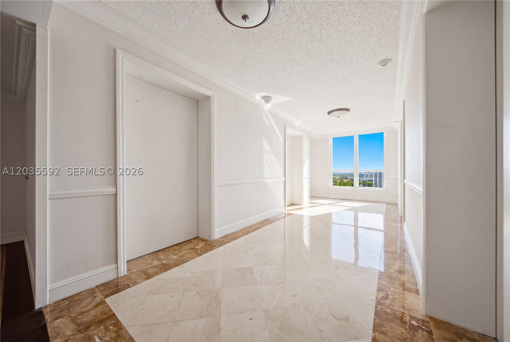 MYSTIC POINTE TOWER 500 C - Residential