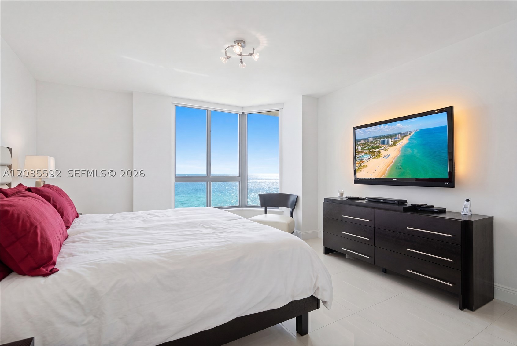 MYSTIC POINTE TOWER 500 C - Residential