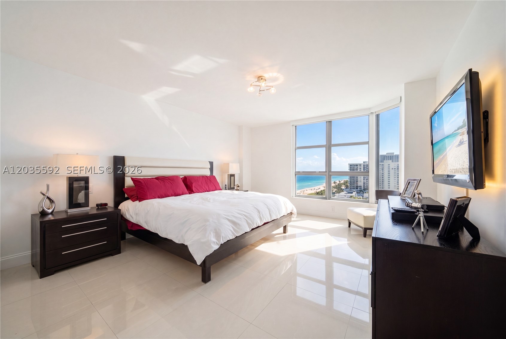 MYSTIC POINTE TOWER 500 C - Residential