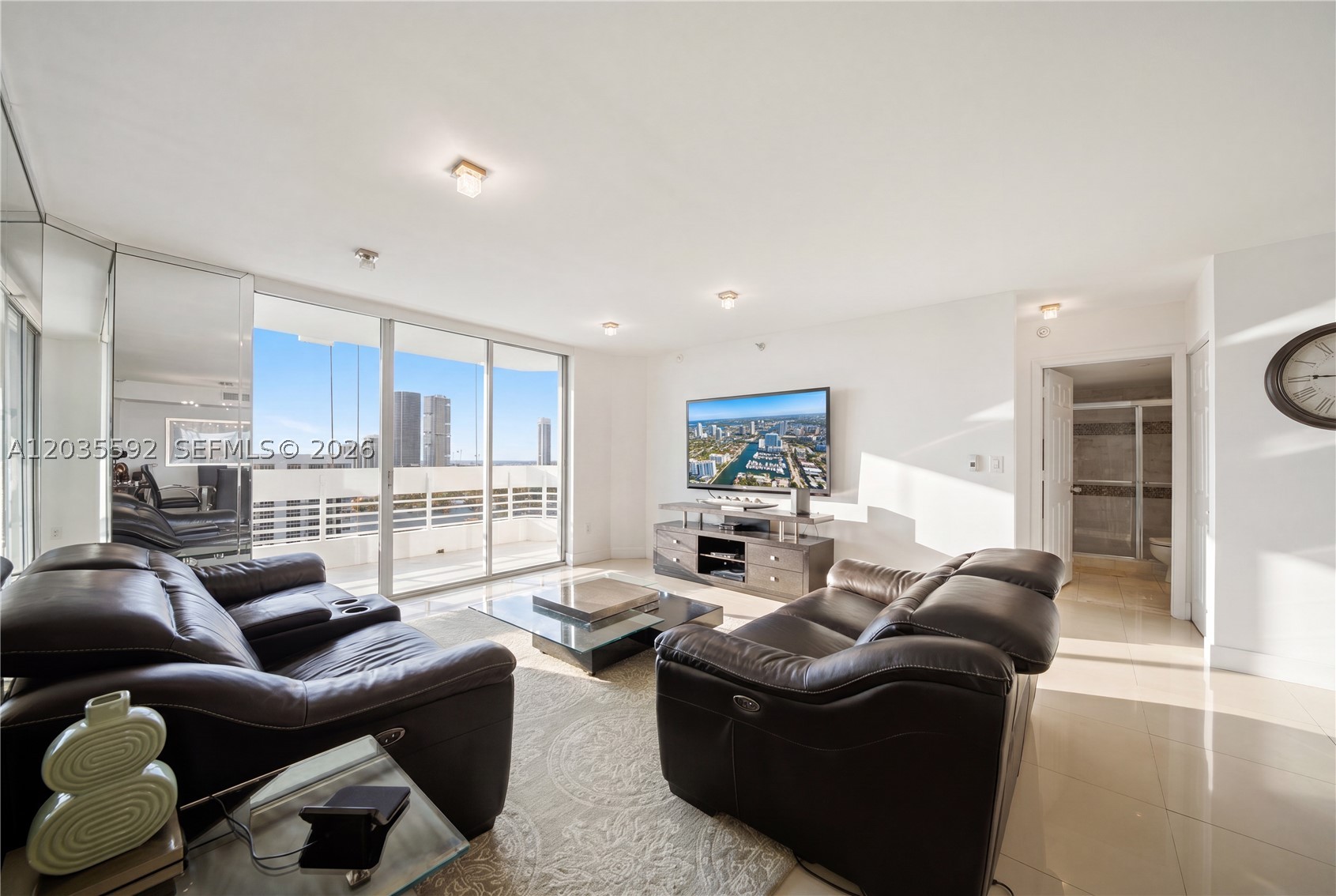 MYSTIC POINTE TOWER 500 C - Residential