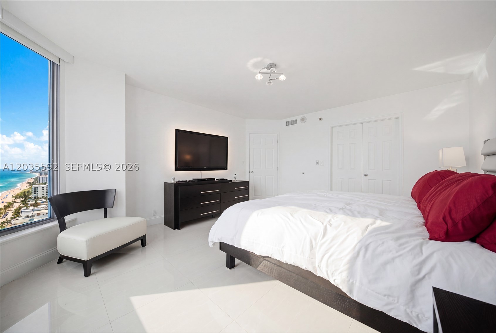 MYSTIC POINTE TOWER 500 C - Residential