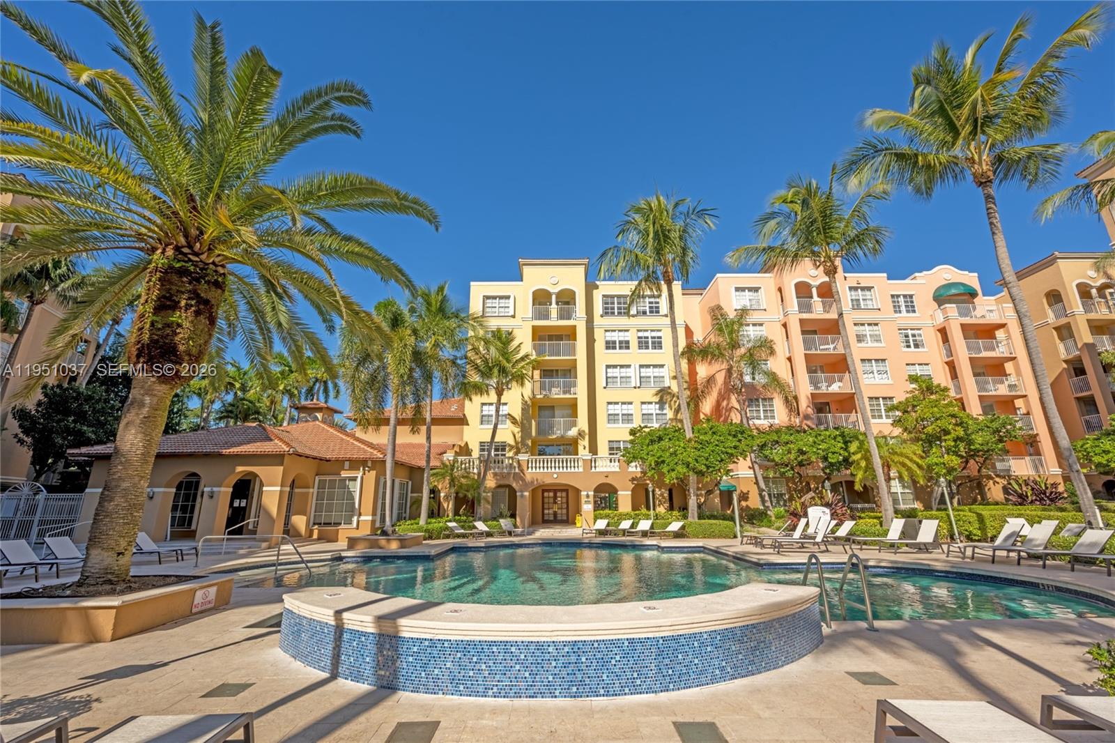 THE YACHT CLUB AT AVENTURA - Residential