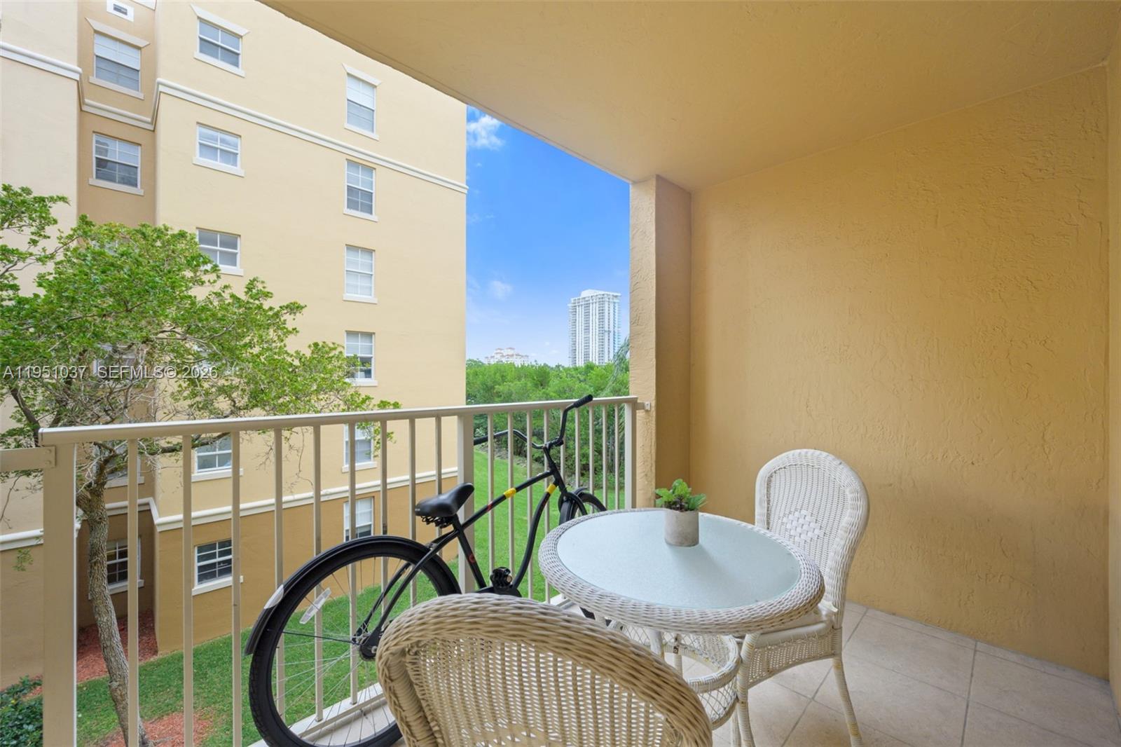 THE YACHT CLUB AT AVENTURA - Residential